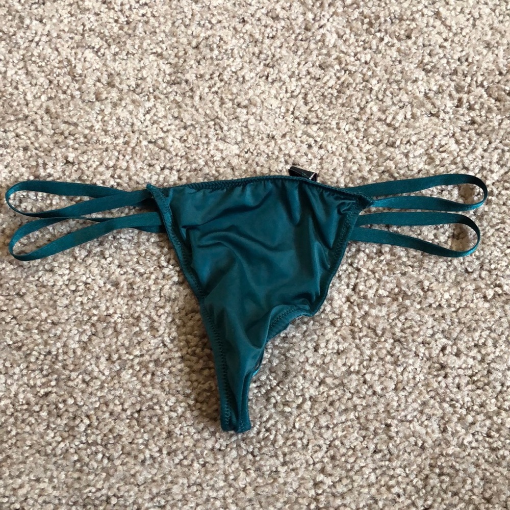 VS Silk V-String Panty